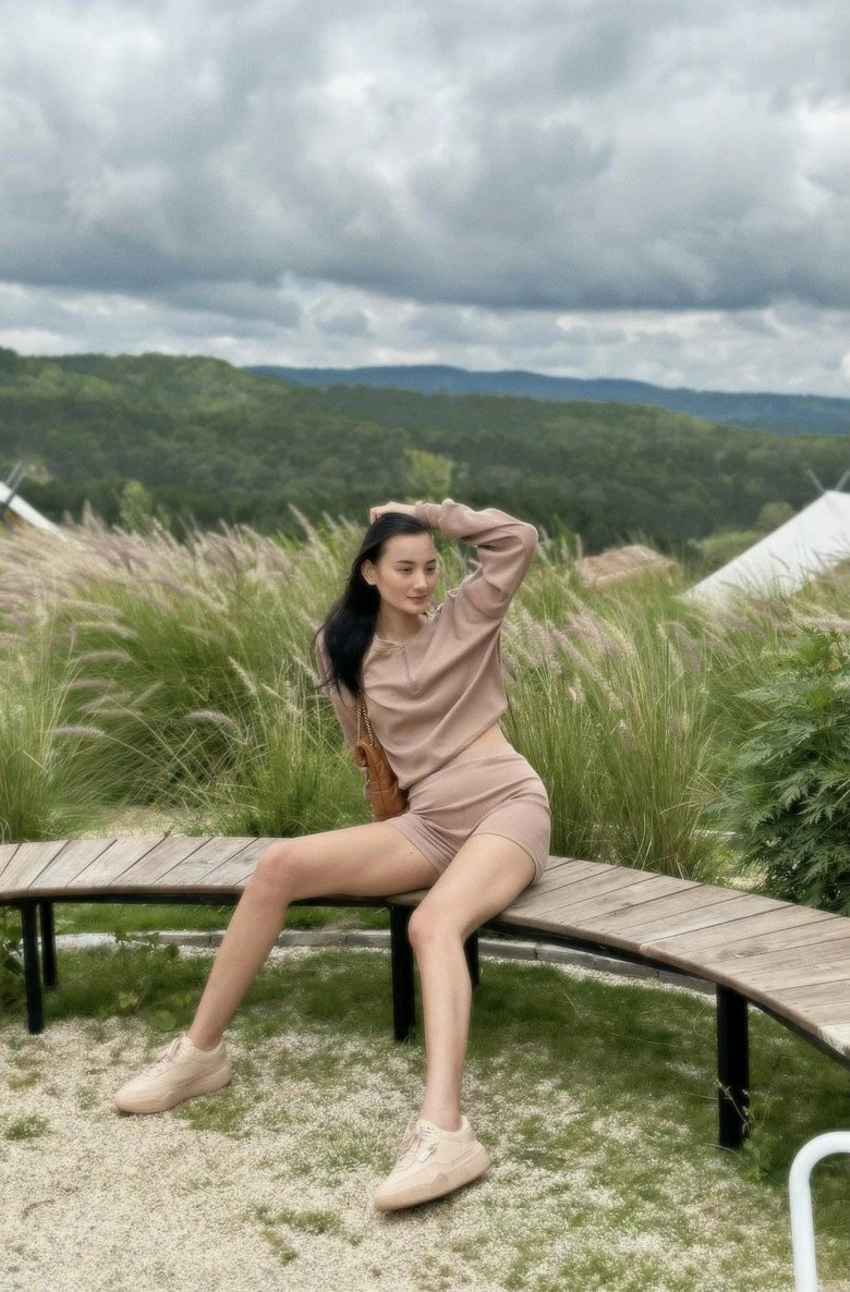 Lê Thúy hào hứng nấu bún nhưng thành phẩm "dở ẹc", nữ ca sĩ "Cô đơn trên sofa" bình luận bất ngờ - 1