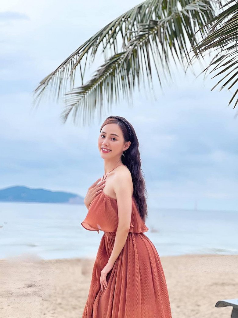 “Tiểu thư giang hồ” VTV ngoài đời là mẹ đơn thân, bầu bí tăng 26kg mà giờ body “mòn con mắt” - 8