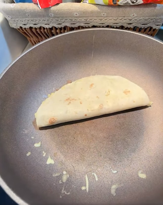 Phan Như Thảo đi khỏi nhà quá 10 ngày mới được chồng vào bếp nấu cho ăn, đại gia 61 tuổi làm ngay món giòn rụm - 3