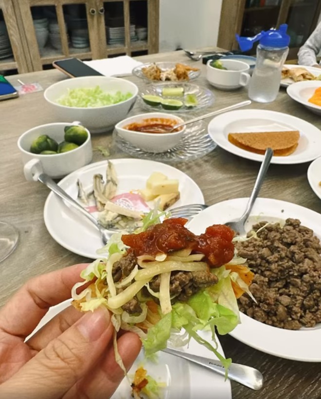 Phan Như Thảo đi khỏi nhà quá 10 ngày mới được chồng vào bếp nấu cho ăn, đại gia 61 tuổi làm ngay món giòn rụm - 5