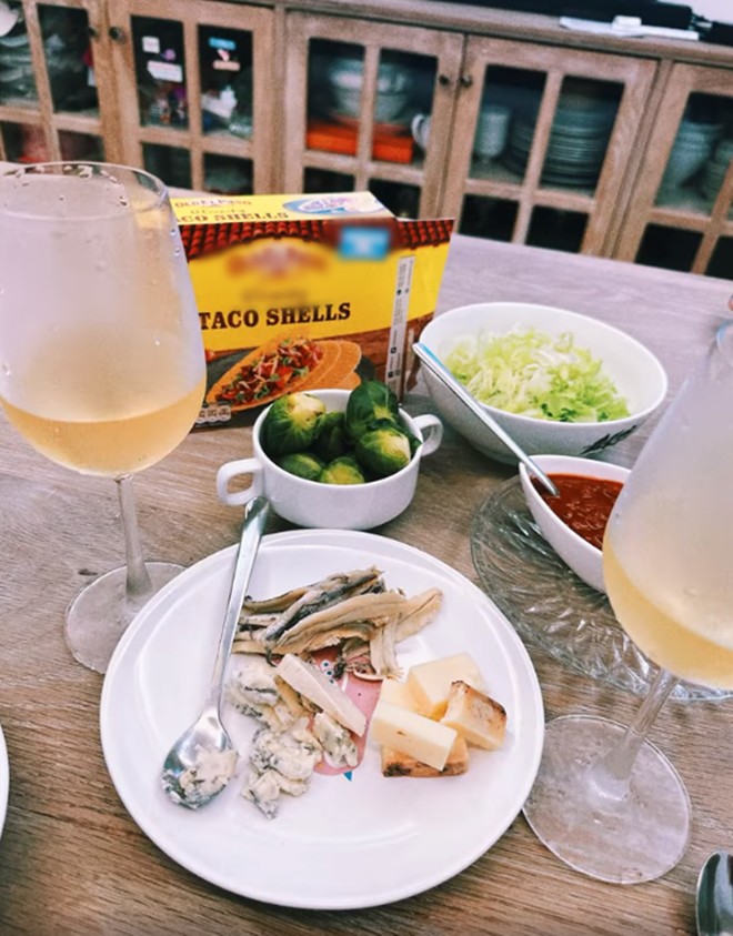 Phan Như Thảo đi khỏi nhà quá 10 ngày mới được chồng vào bếp nấu cho ăn, đại gia 61 tuổi làm ngay món giòn rụm - 7