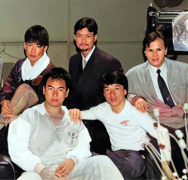 Siêu sao võ thuật 6 lần vô địch thế giới, đá Thành Long bay xuống đất, Nguyên Bưu bất tỉnh - 10