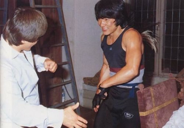 Siêu sao võ thuật 6 lần vô địch thế giới, đá Thành Long bay xuống đất, Nguyên Bưu bất tỉnh - 7