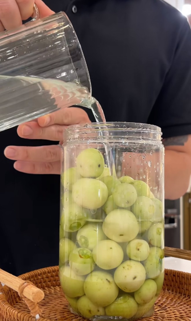 Gia đình nổi tiếng mạng xã hội Việt: Vợ đảm, chồng siêu nấu nướng, con gái vào bếp cưng xỉu - 14