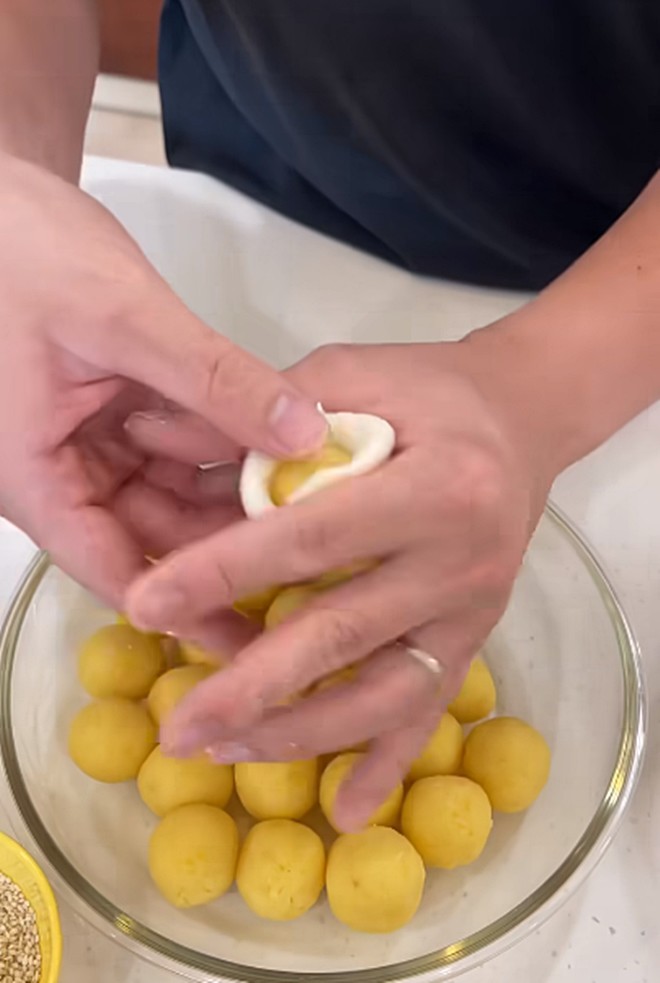 Gia đình nổi tiếng mạng xã hội Việt: Vợ đảm, chồng siêu nấu nướng, con gái vào bếp cưng xỉu - 10