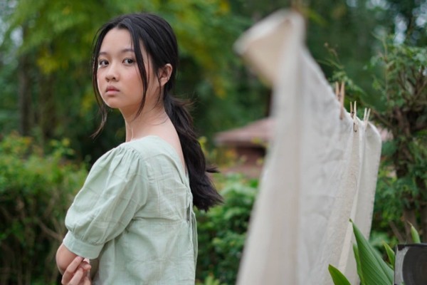 Bài hiển thị inimage - Nữ sinh cấp 3 đạt điểm thi tốt nghiệp THPT 2023 với 3 môn trên 9, hoá ra là diễn viên nhí nổi tiếng cực xinh - 1