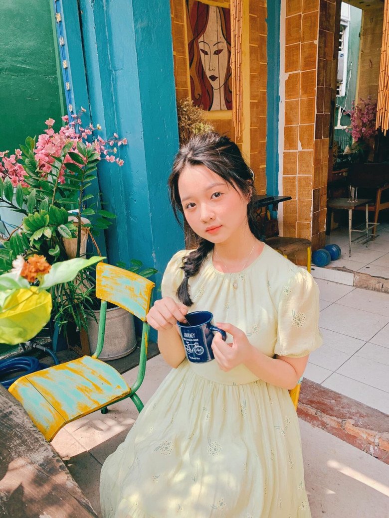 Bài hiển thị inimage - Nữ sinh cấp 3 đạt điểm thi tốt nghiệp THPT 2023 với 3 môn trên 9, hoá ra là diễn viên nhí nổi tiếng cực xinh - 7