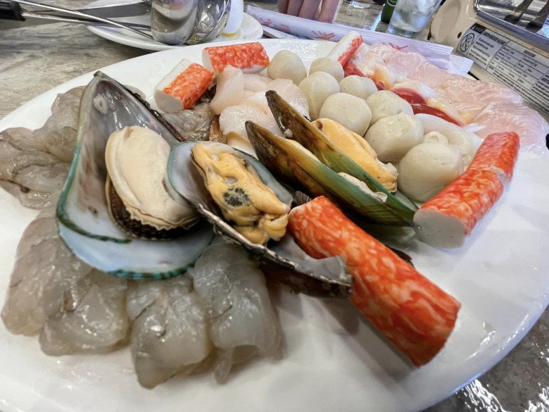 Đi Tây ăn toàn thịt, Tuấn Hưng về khoe bữa ăn tại nhà đầy rau, khen mẹ và vợ Chủ tịch "biết ý" - 12