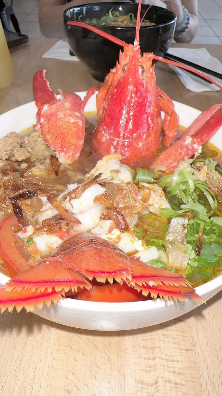 Đi Tây ăn toàn thịt, Tuấn Hưng về khoe bữa ăn tại nhà đầy rau, khen mẹ và vợ Chủ tịch "biết ý" - 4