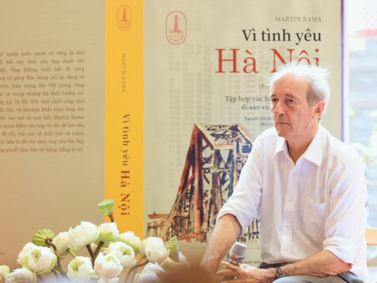 Người đàn ông bền bỉ với tình yêu Hà Nội kéo dài hơn hai thập kỷ