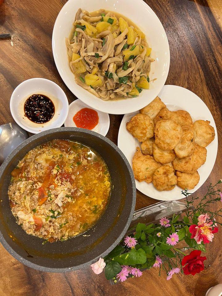 Lý Thanh Thảo &#34;Mùi ngò gai&#34; vừa ăn vừa khóc, nhìn món cô ăn mà nhiều người chung cảm xúc - 4