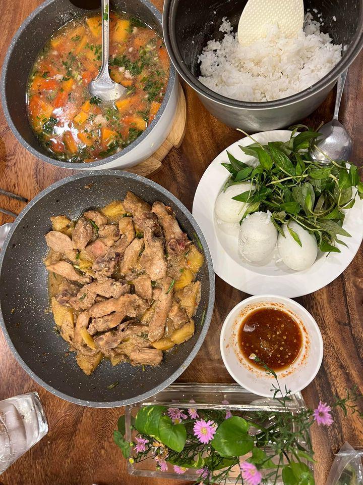 Lý Thanh Thảo &#34;Mùi ngò gai&#34; vừa ăn vừa khóc, nhìn món cô ăn mà nhiều người chung cảm xúc - 7