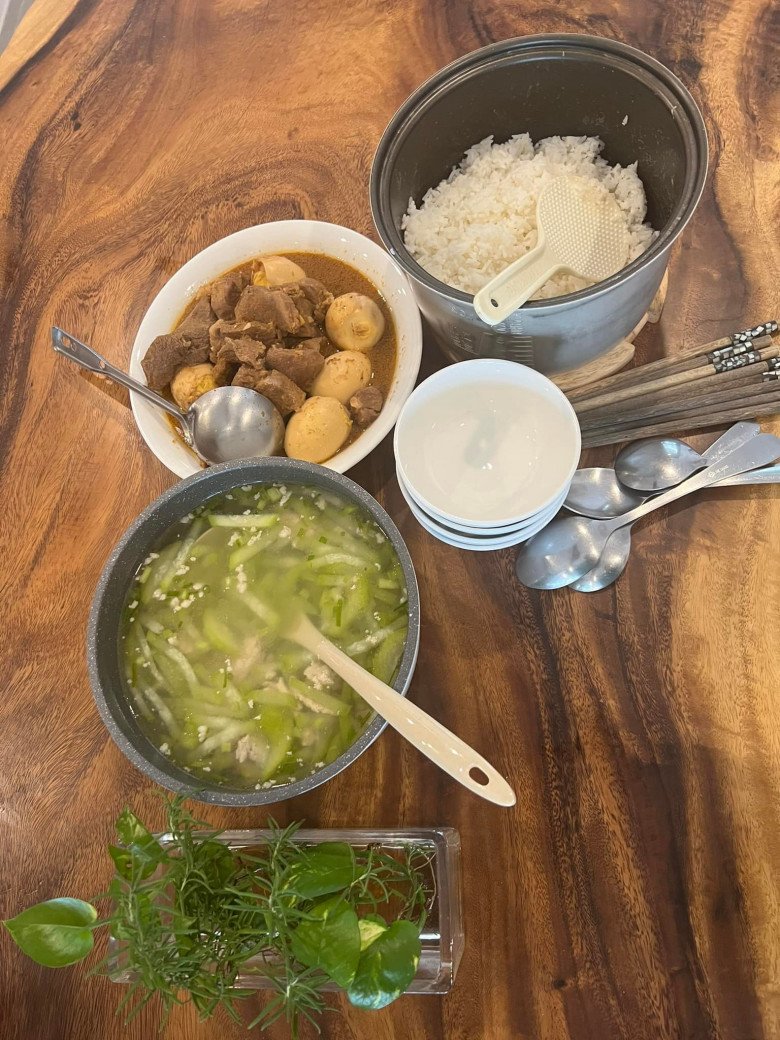 Lý Thanh Thảo &#34;Mùi ngò gai&#34; vừa ăn vừa khóc, nhìn món cô ăn mà nhiều người chung cảm xúc - 6