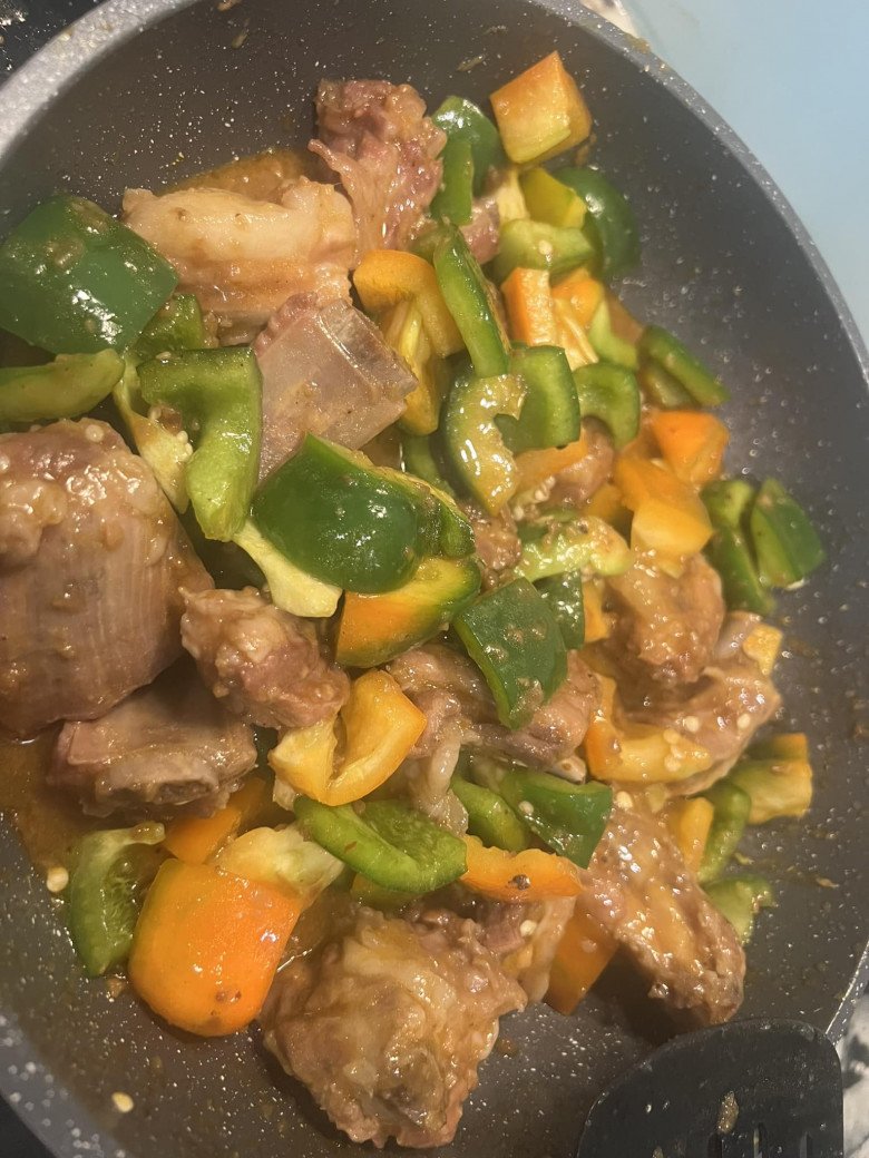 Lý Thanh Thảo &#34;Mùi ngò gai&#34; vừa ăn vừa khóc, nhìn món cô ăn mà nhiều người chung cảm xúc - 5