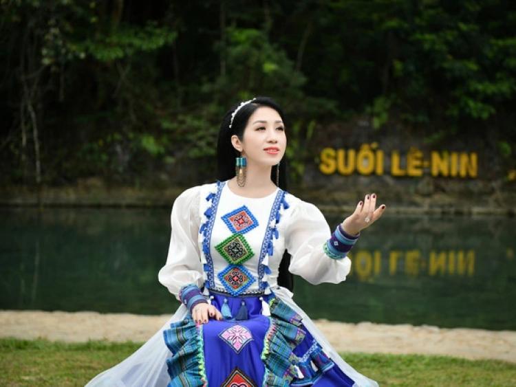 Nghệ sĩ - Trò chuyện với Phương Nga Sao Mai