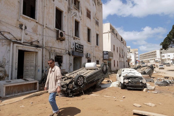 Vỡ đập ở Libya: Tang thương cảnh &#34;1/4 thành phố bị xóa sổ&#34; - 10