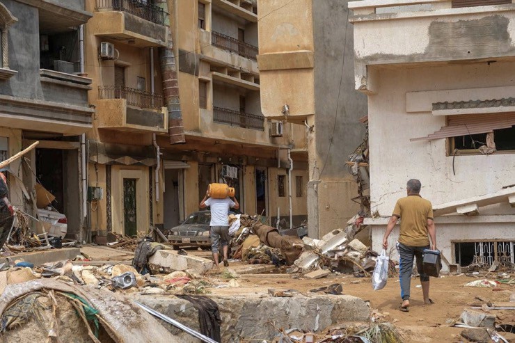 Vỡ đập ở Libya: Tang thương cảnh &#34;1/4 thành phố bị xóa sổ&#34; - 11