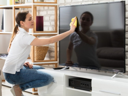 Video - Vệ sinh tivi thế nào để tránh mất hàng chục triệu đồng mua mới?