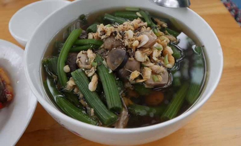 Cây này nghe tên đã thấy “đau”, xưa là cỏ dại mọc um tùm chẳng ai ăn nay bán 130.000đ/kg, vừa ăn vừa làm thuốc - 9
