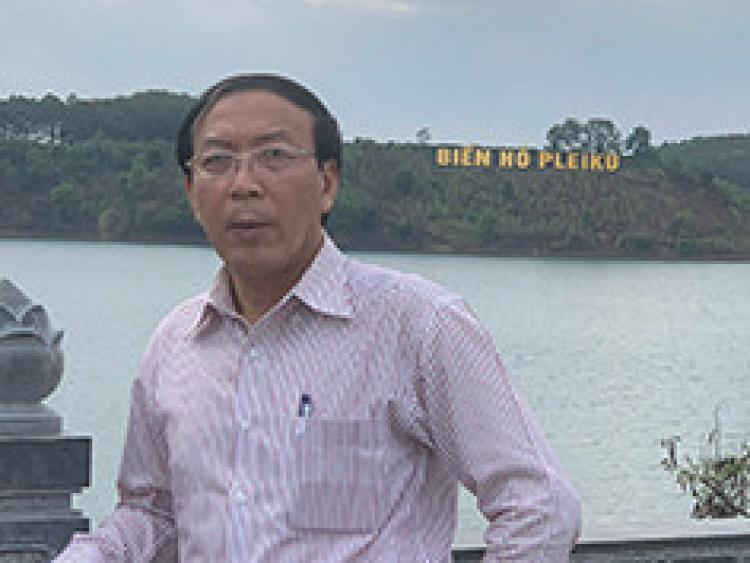 Nguyễn Văn Thắng với những câu thơ hái trong vườn