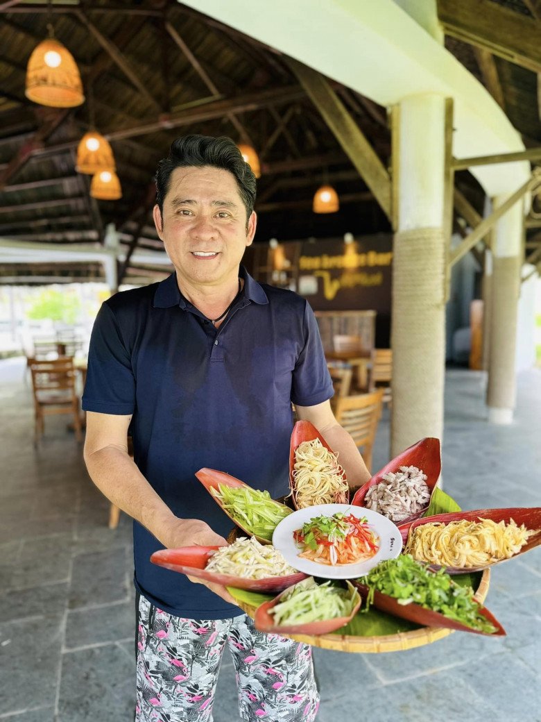 Tài tử Huỳnh Anh Tuấn nấu ăn trong chòi lá tại nhà vườn 6.000m2, có món bình dị, món đẹp như nhà hàng - 12