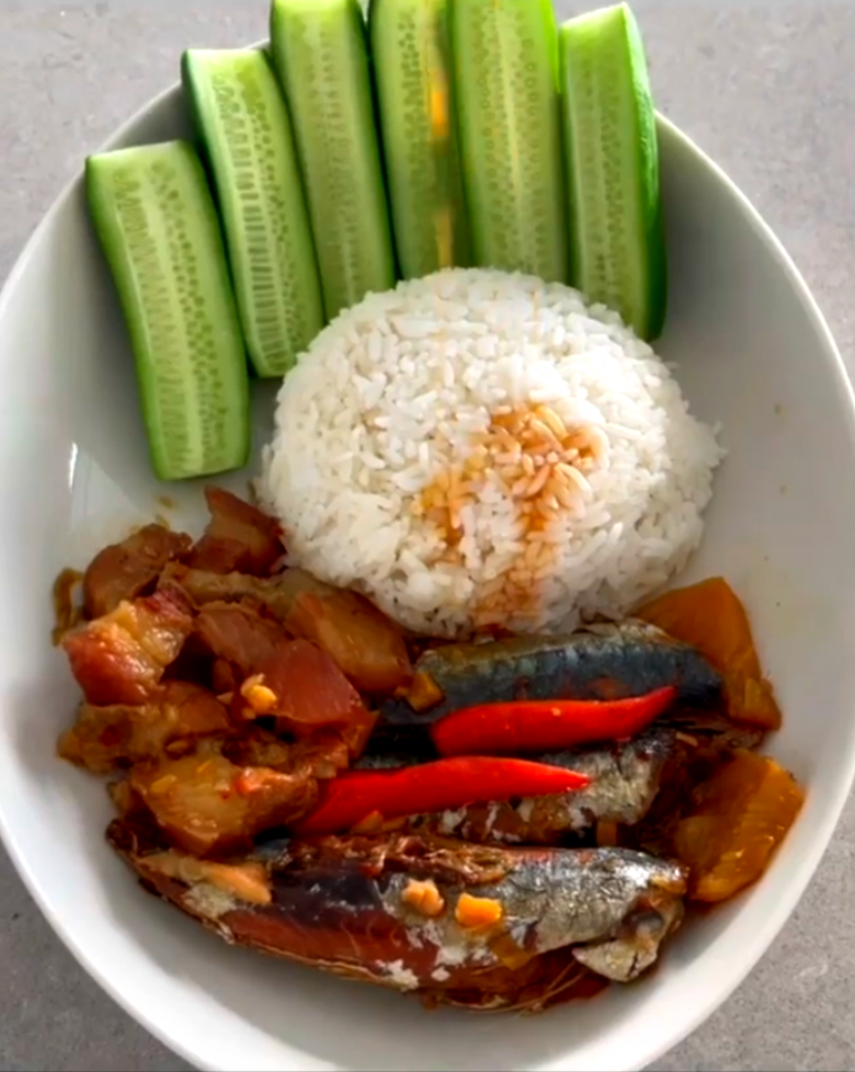 Khoe món cá bóng đêm làm dân mạng tưởng bánh Trung thu, Miu Lê thấy bản thân &#34;chưa lấy được chồng&#34; - 7