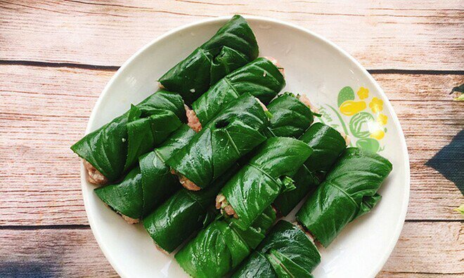 Lá này giá 65.000 đồng/kg vừa ăn vừa dùng làm thuốc, 1 tháng cho thu hoạch, trồng 1 lần ăn cả đời - 2