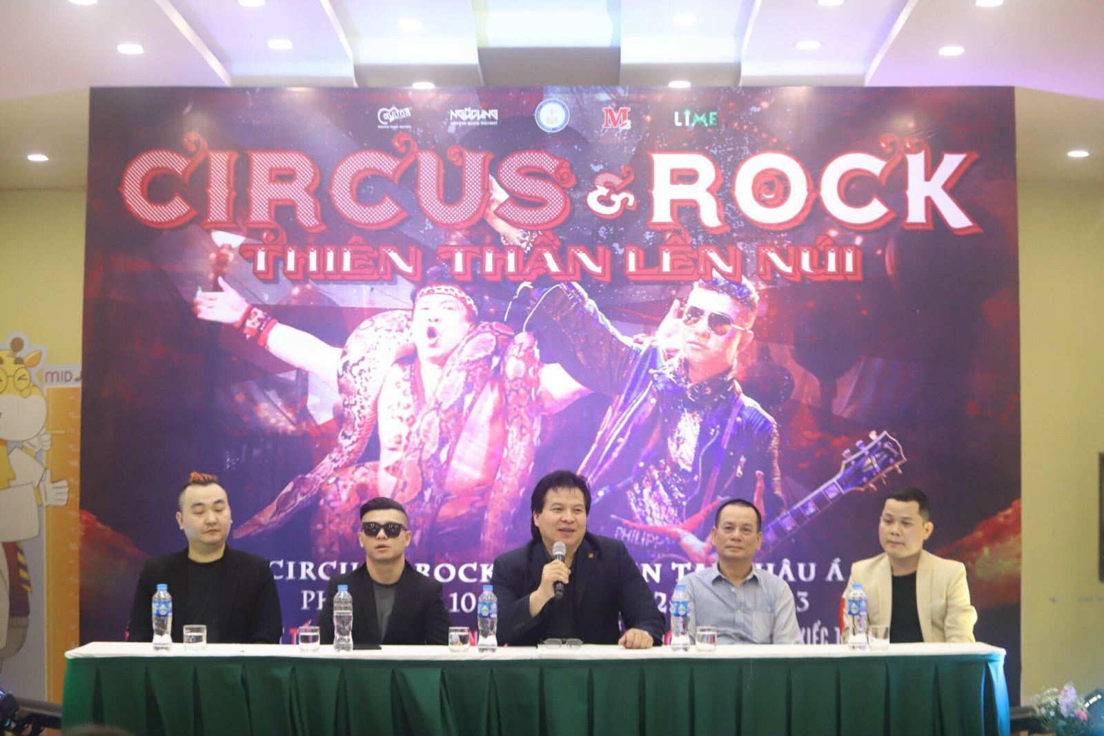 Xiếc và rock lần đầu tiên kết hợp trên sân khấu Việt - 1