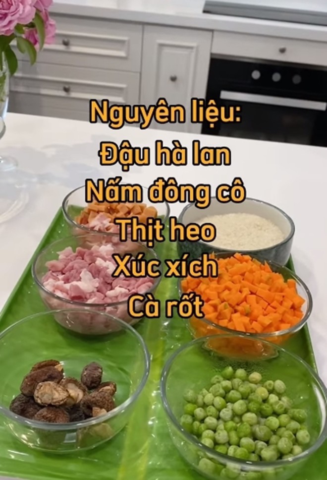 Chị em văn phòng học ngay cách làm cơm trộn bằng nồi cơm điện như vợ Hoàng Bách, hấp dẫn và siêu ngon - 4