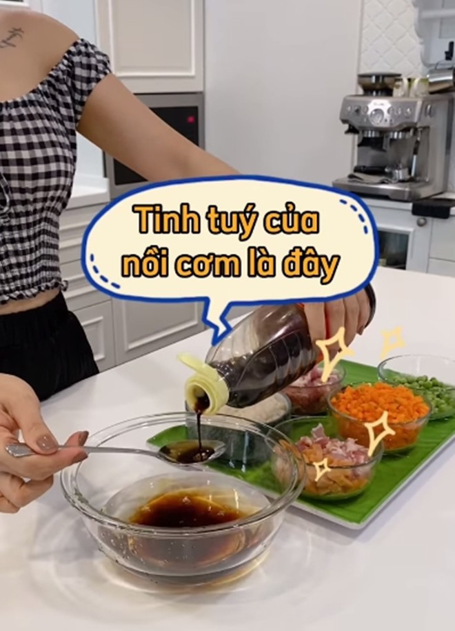 Chị em văn phòng học ngay cách làm cơm trộn bằng nồi cơm điện như vợ Hoàng Bách, hấp dẫn và siêu ngon - 7