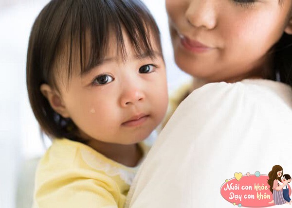 Bố mẹ chê con mình nhút nhát chẳng như "con nhà người ta" nhưng không biết nguyên nhân có thể từ chính mình - 3