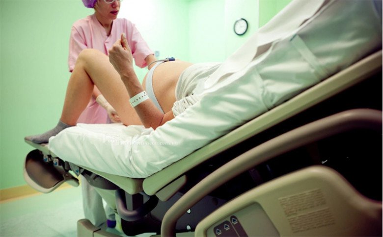 Trước khi nhập viện sinh con, mẹ bầu có nên “dọn cỏ” vùng kín tại nhà? - 2