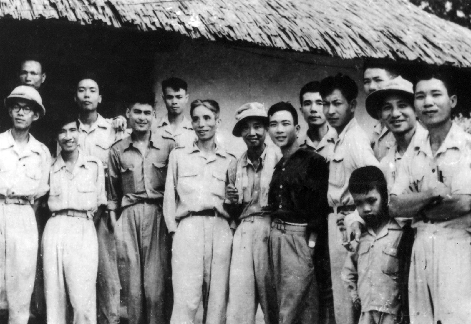 Khuynh hướng văn học mang tính sử thi trong văn học Việt Nam 1945 – 1975 - 2