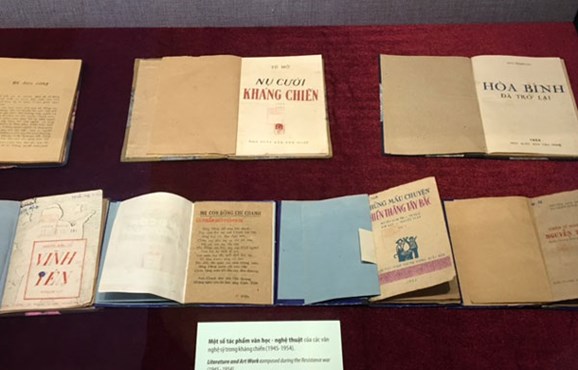Khuynh hướng văn học mang tính sử thi trong văn học Việt Nam 1945 – 1975 - 3