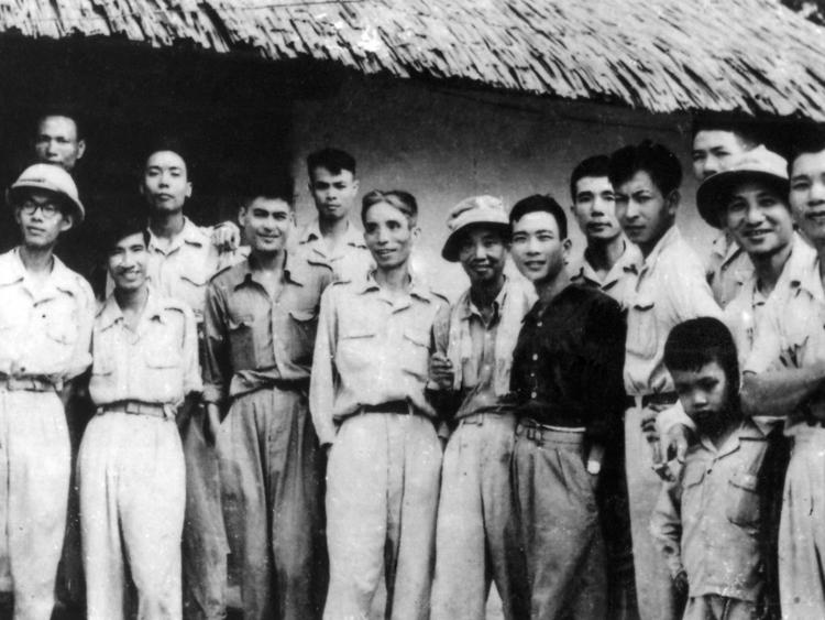 Khuynh hướng văn học mang tính sử thi trong văn học Việt Nam 1945 – 1975
