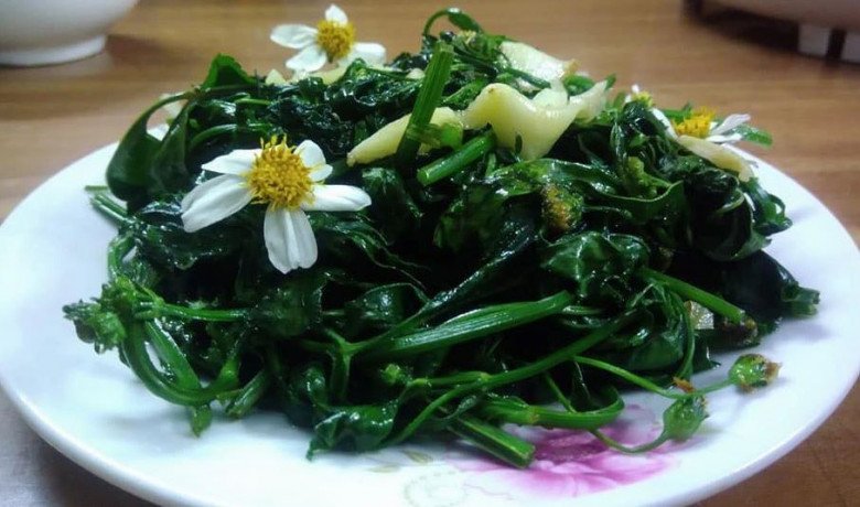 Cây dại mọc đầy Việt Nam, dân ta cắt bỏ không hết, nước ngoài săn lùng như rau quý, xào lên ngon bá cháy - 4