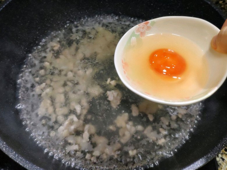 Lá này canxi gấp 2 lần sữa được ví là &#34;thứ rau vua&#34;, có sẵn ở Việt Nam, 10.000đ/mớ xào nấu đều ngon - 6