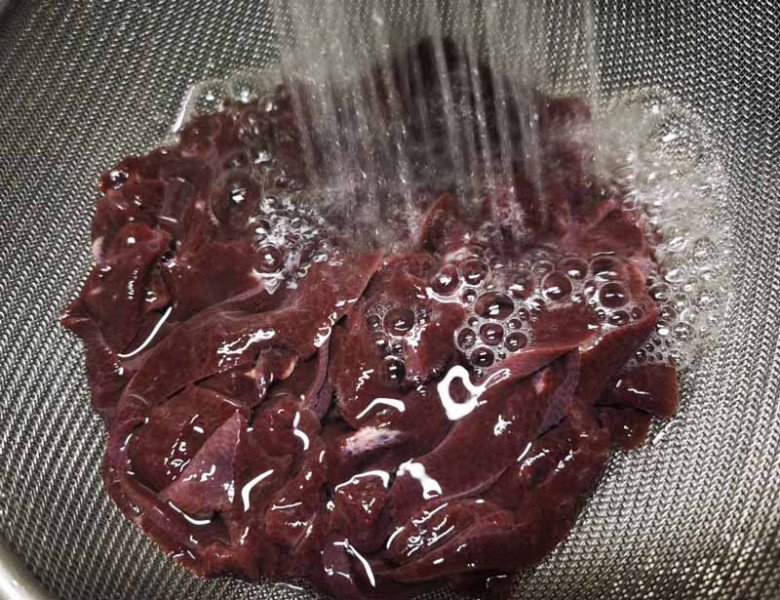 Thứ này của lợn vitamin A gấp 51 lần dưa hấu, nước ta bán 35.000đ/kg, nhiều người chê bẩn không ăn - 4