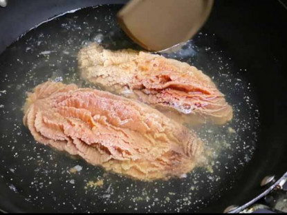 Gia đình - Thứ bổ nhất của cá, canxi gấp 2 lần thịt, mỗi con có khoảng 1 lạng, chợ bán 250.000đ/kg, nấu kiểu này ăn vừa ngon lại bổ