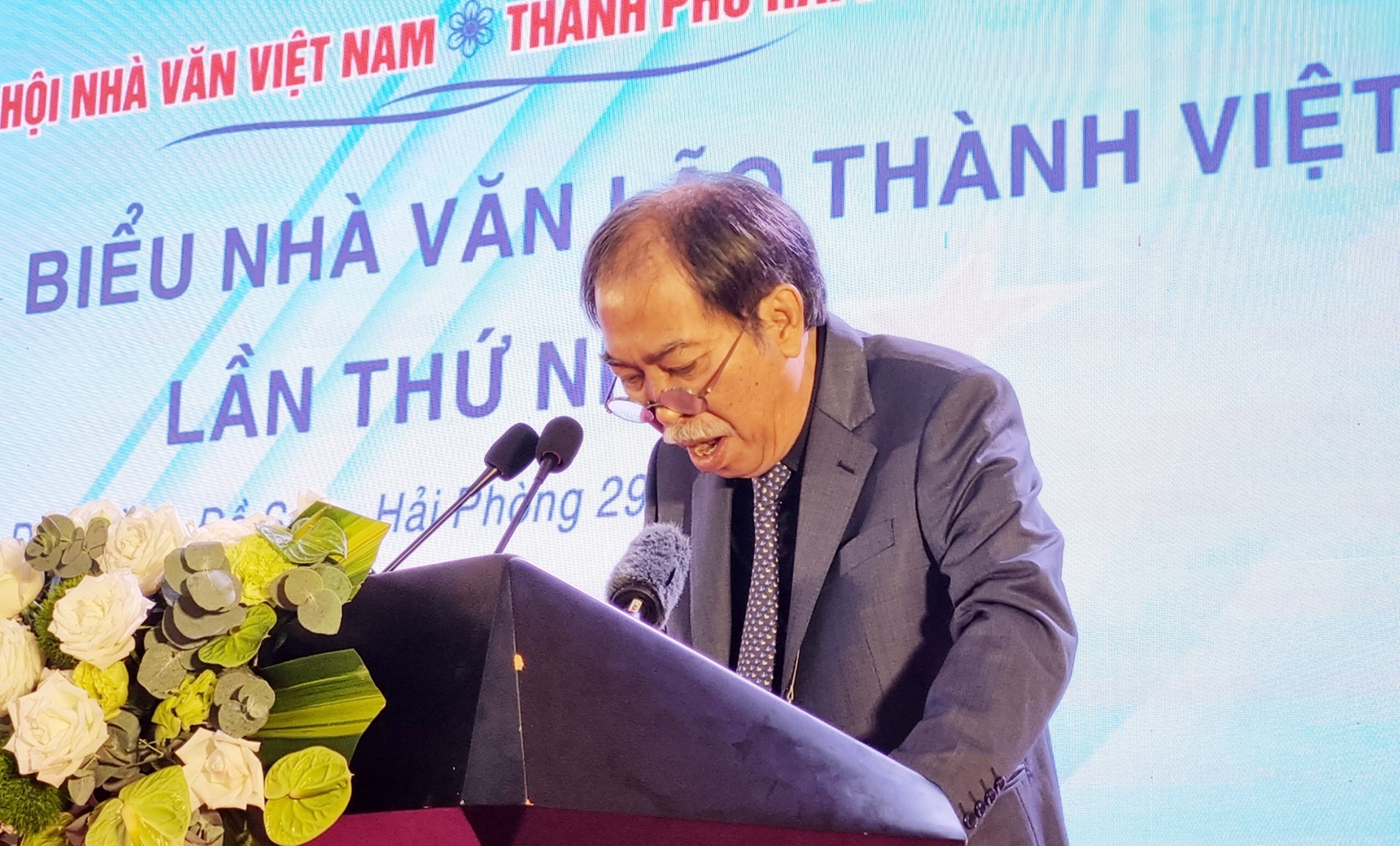 Dòng chảy kỳ vĩ của biển văn học Việt Nam - 2