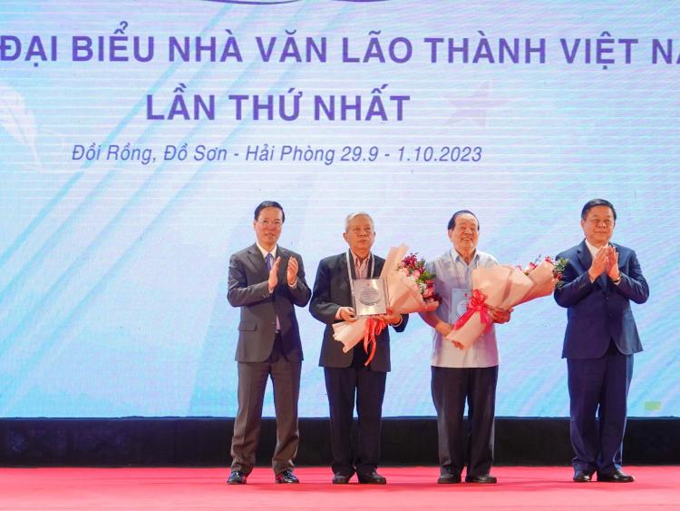 Dòng chảy kỳ vĩ của biển văn học Việt Nam