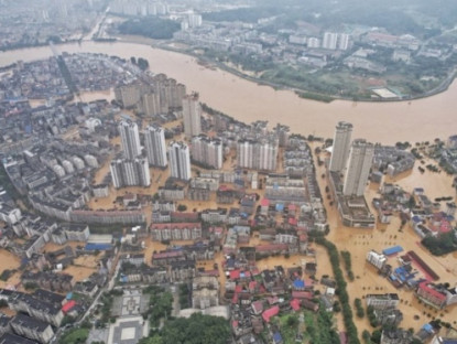 Thế giới - Trung Quốc: Mực nước ở nhánh sông Dương Tử dâng cao nhất 70 năm, gây ngập lụt nặng