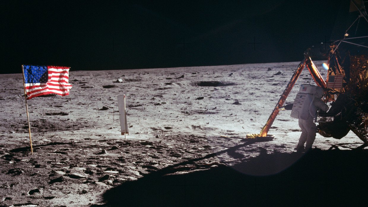 Nga xóa bỏ đồn đoán hàng thập kỷ về việc Mỹ đưa người lên Mặt trăng - 1