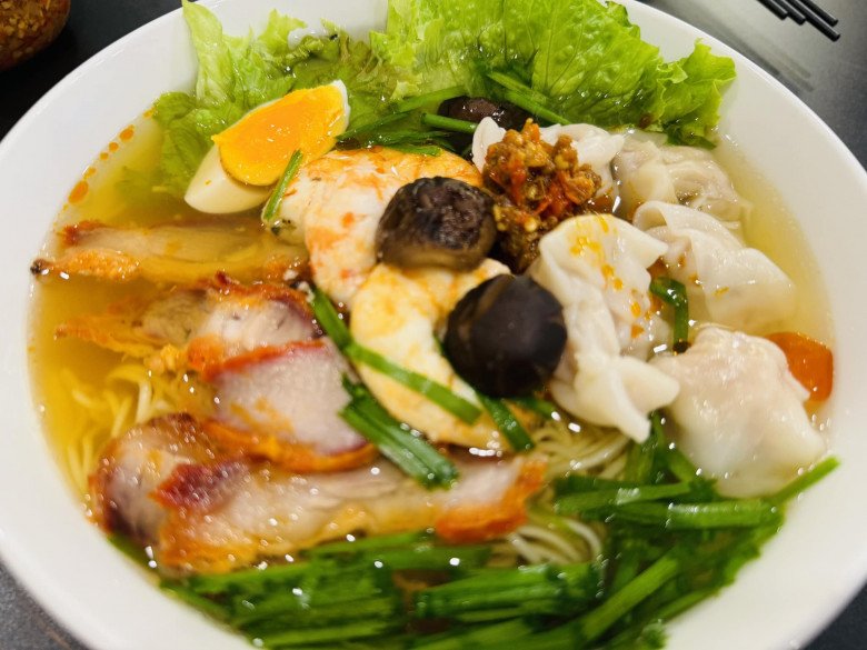Vợ BTV Trần Quang Minh khoe mâm cơm nhà đông con ngon mắt, bạn bè nhận xét trông như có cỗ - 11