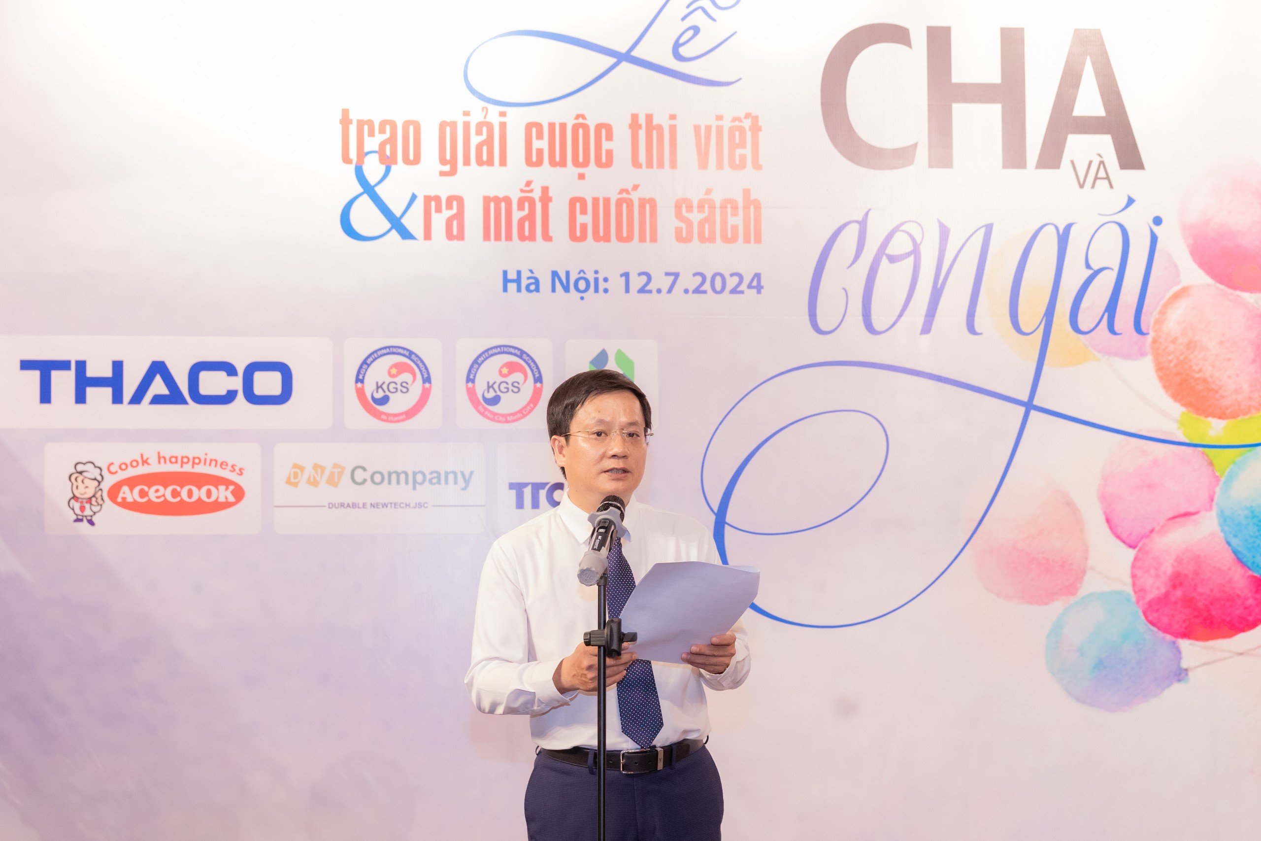 Cuộc thi viết “Cha và con gái”: Tiếp tục chạm đến một miền ký ức riêng, bình dị mà sâu lắng - 2