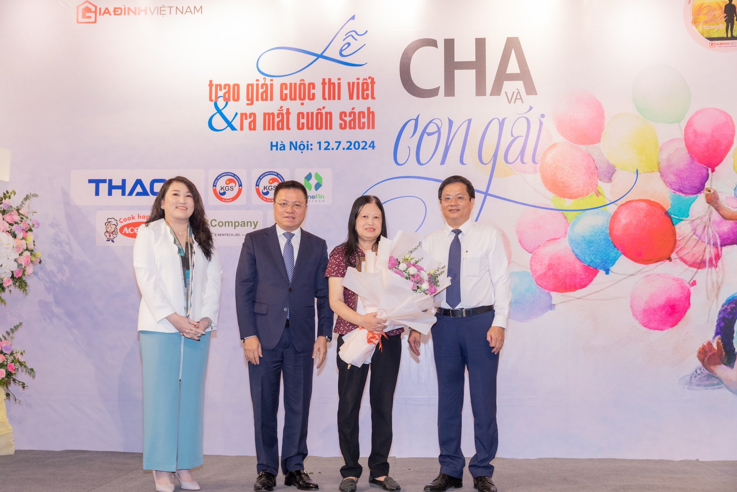 Cuộc thi viết “Cha và con gái”: Tiếp tục chạm đến một miền ký ức riêng, bình dị mà sâu lắng - 4