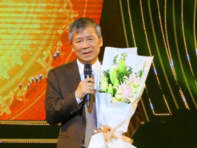 Nhạc sỹ Nguyễn Anh Trí đọat giải A cuộc Vận động sáng tác văn học nghệ thuật kỷ niệm 420 năm hình thành tỉnh Quảng Bình
