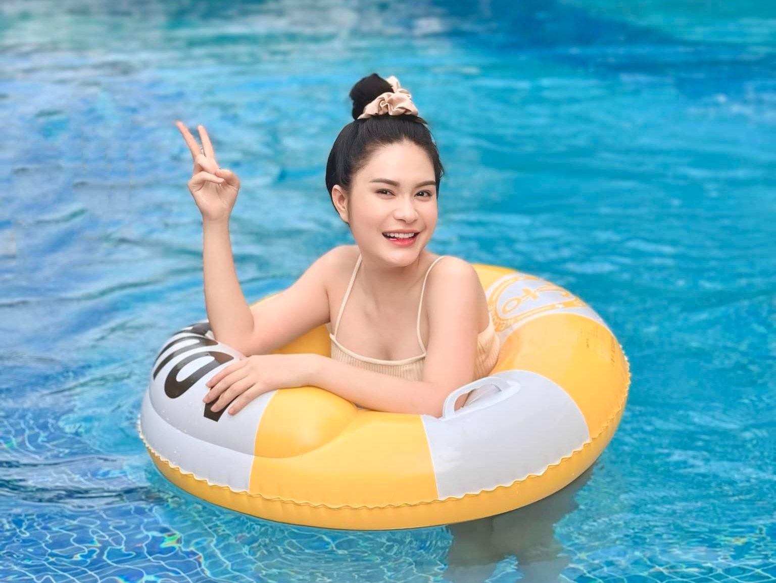 Đoàn Di Băng mang thai quý tử, đi du lịch cũng phải có 3 vệ sĩ và 3 đầu bếp đi cùng - 3