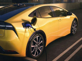 Thế hệ mới của Toyota Corolla có thể sử dụng công nghệ hybrid từ BYD