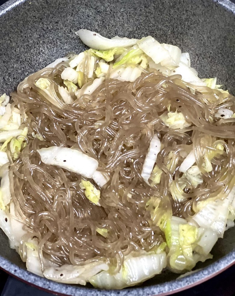 Những tô cơm một mình &#34;đạm bạc&#34; của Cindy Thái Tài - 5